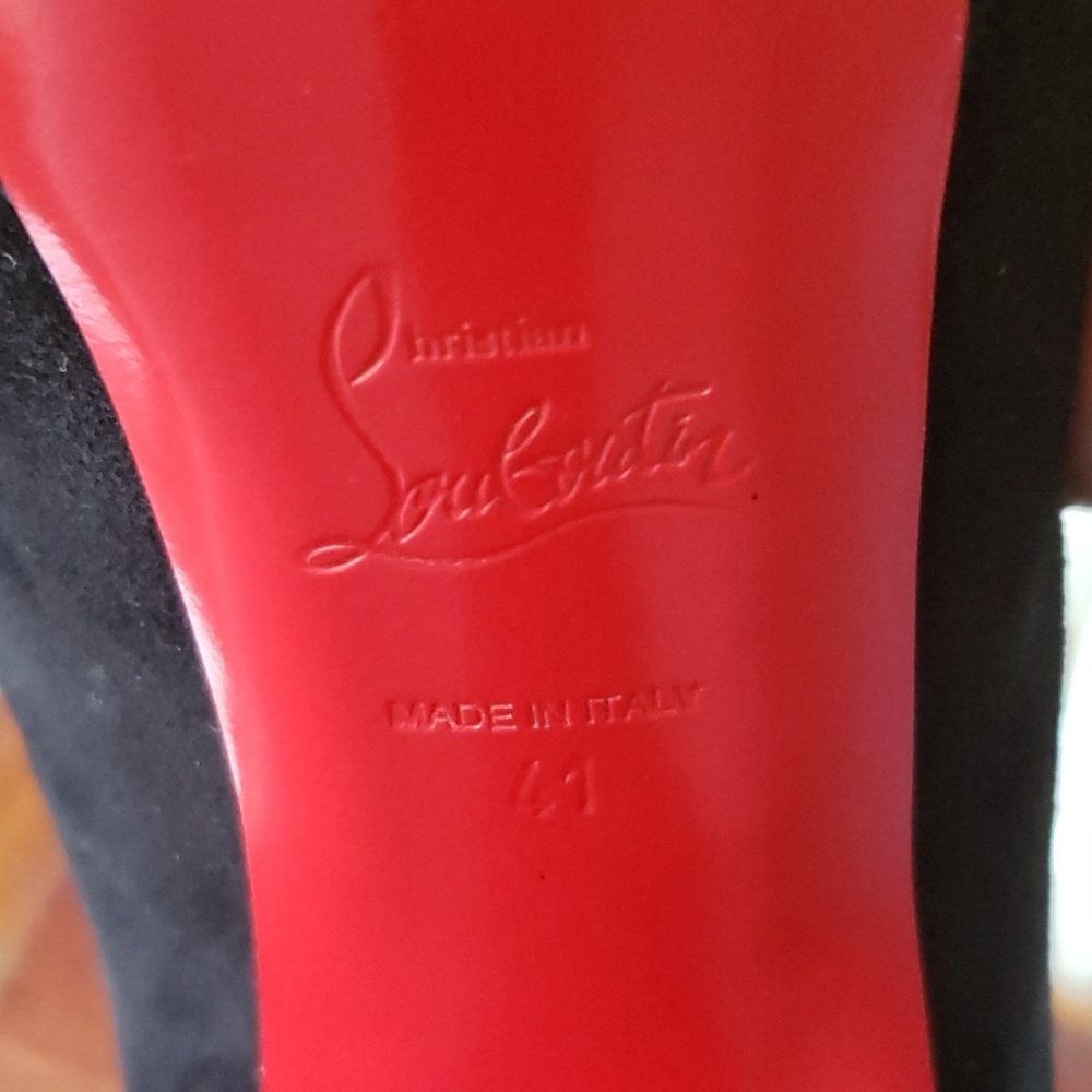 EUC Christian Louboutin Black Suede Pumps - Picture 8 of 8